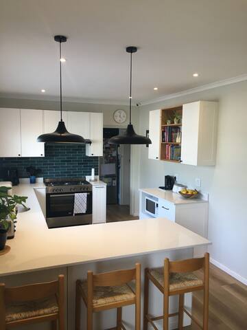 Family home in Tokai gallery image 2