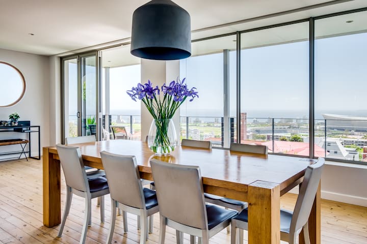 Luxury Green Point Villa, with Ocean Views & Pool gallery image 5