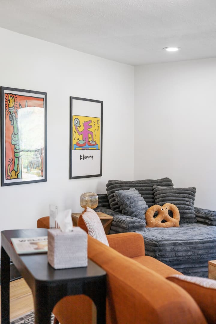 Modern 2br - Short Walk To The Capitol - East Lansing, MI