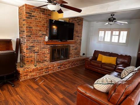 Popular Airbnb listing: Casa Roja in San Antonio