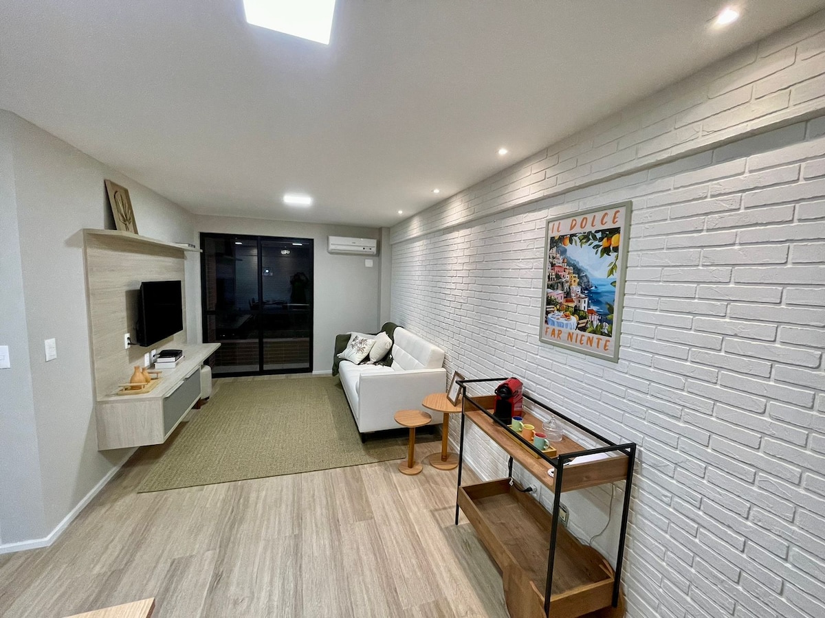 Foto do anúncio de Flat Luxo 2 quartos com vista mar a 100m Beira Mar em Meireles, Fortaleza