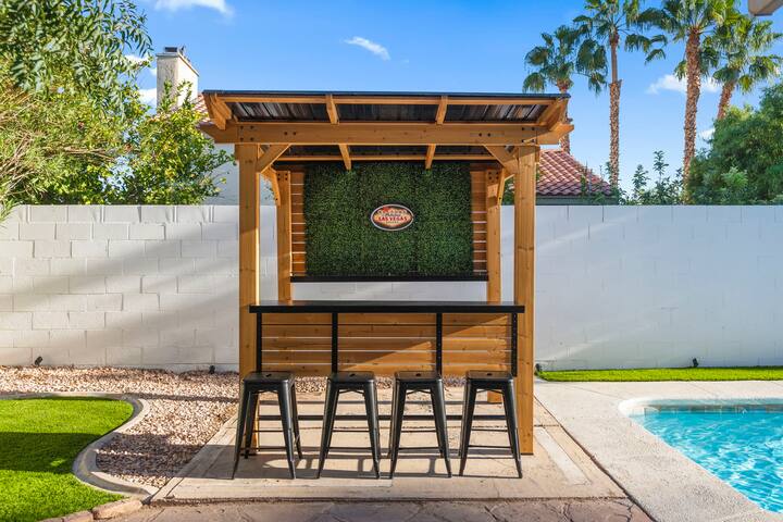 Heated Pool & 10 MINS TO STRIP gallery image 2