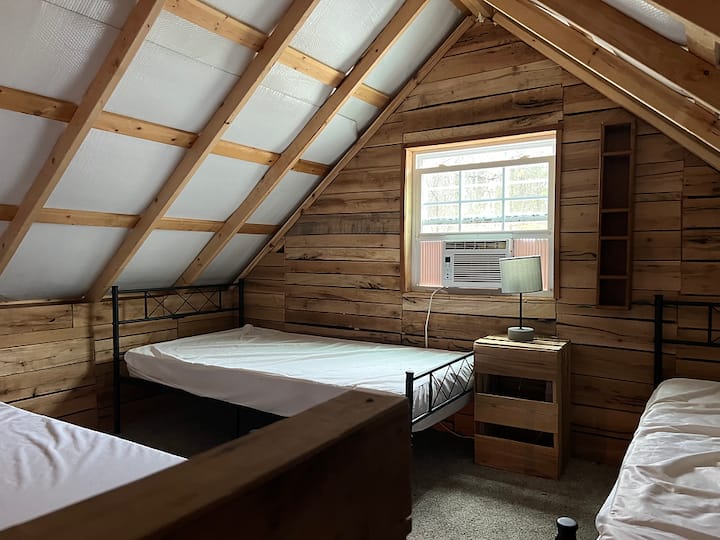 Granna's Place Cabin - Corinth, KY