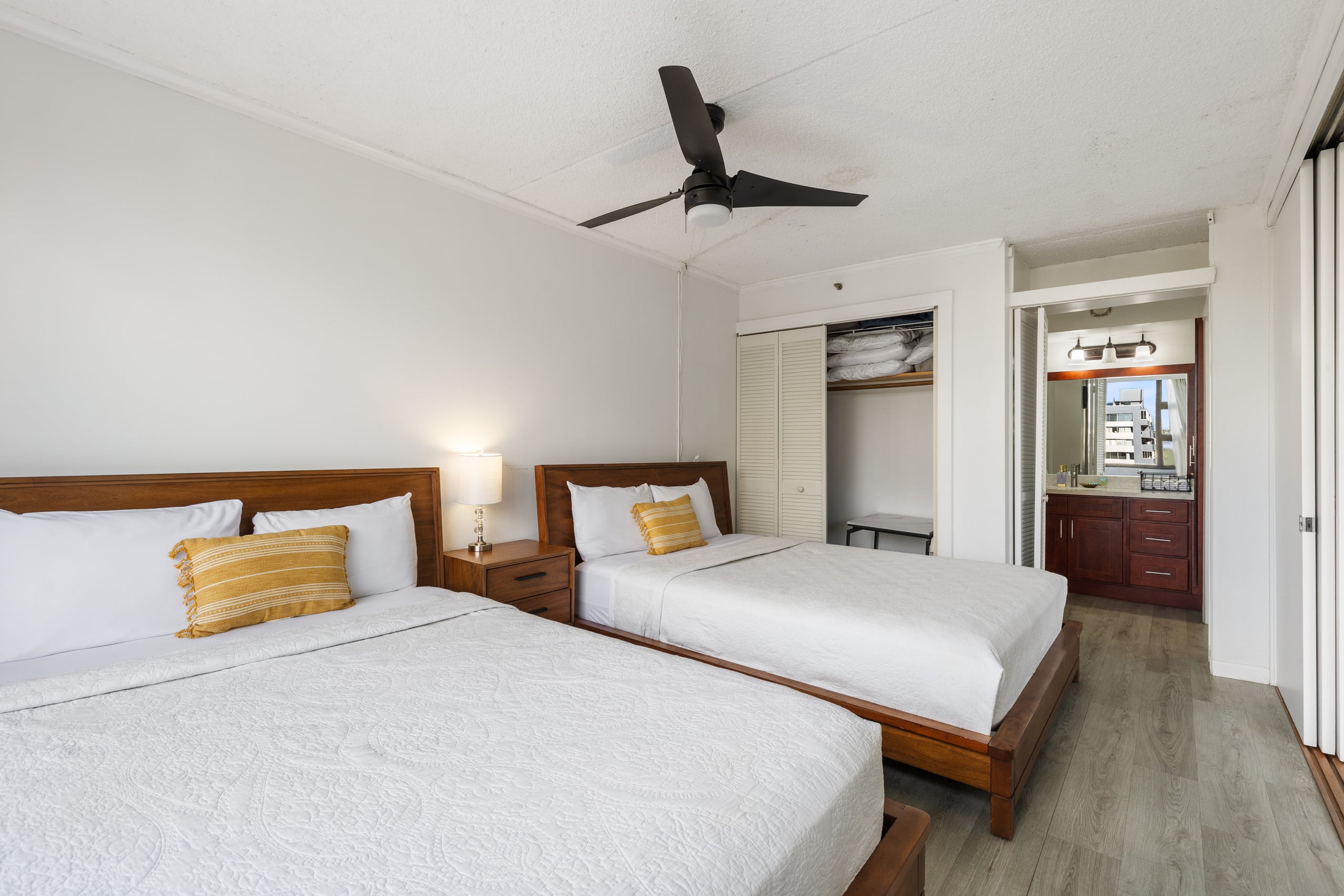 Condo in Honolulu · ★4.61 · 1 bedroom · 3 beds · 1 private bath - Image 9