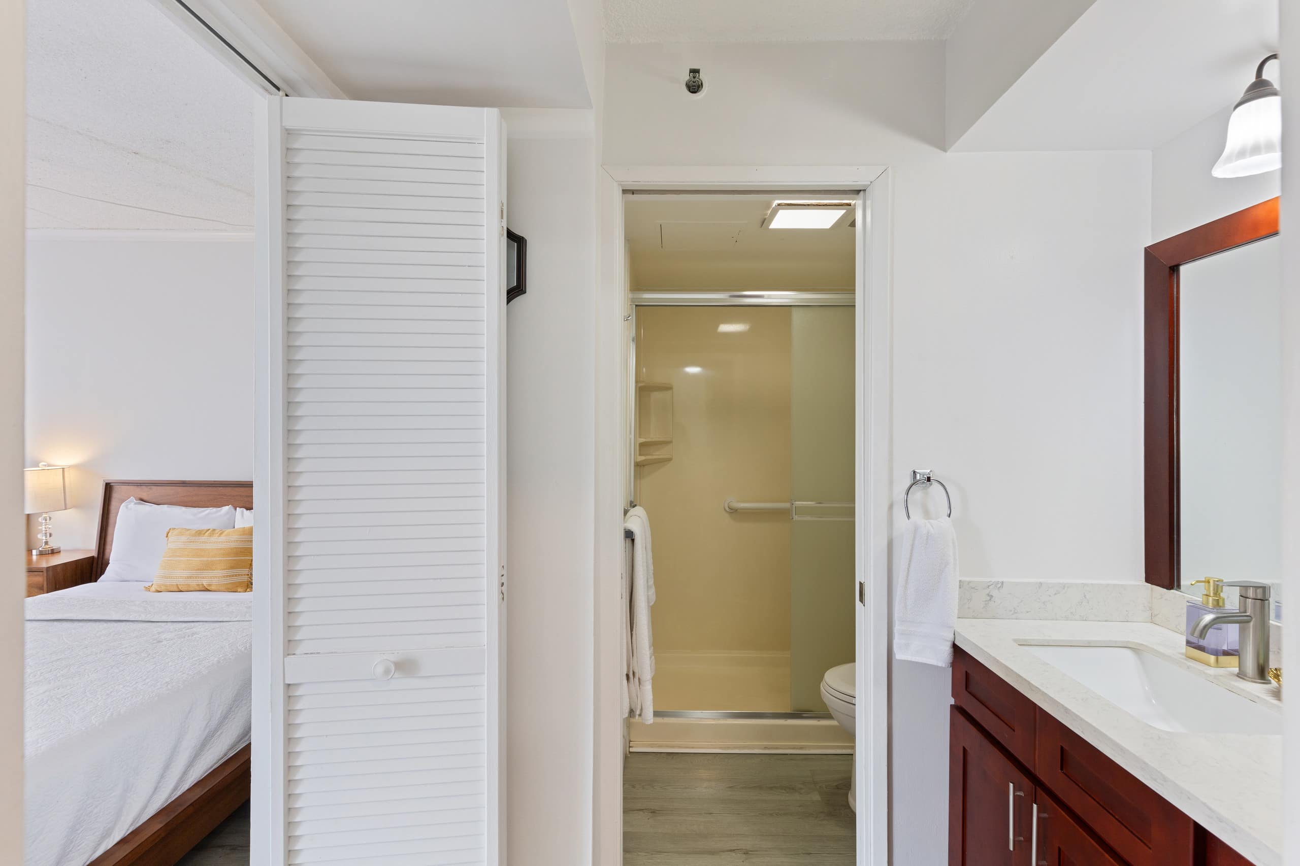 Condo in Honolulu · ★4.61 · 1 bedroom · 3 beds · 1 private bath - Image 13