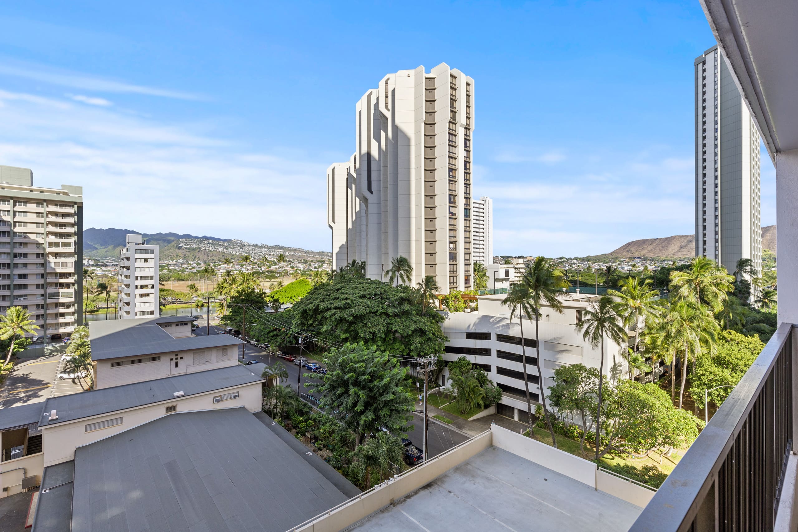 Condo in Honolulu · ★4.61 · 1 bedroom · 3 beds · 1 private bath - Image 15