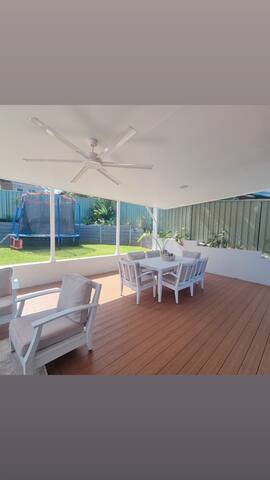 Renovated family retreat on the coast gallery image 4