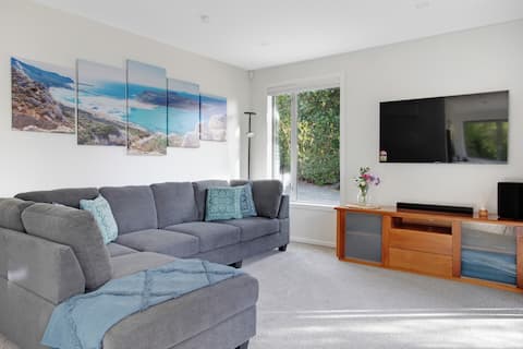 Hibiscus Cottage in Red Beach with BBQ and Aircon