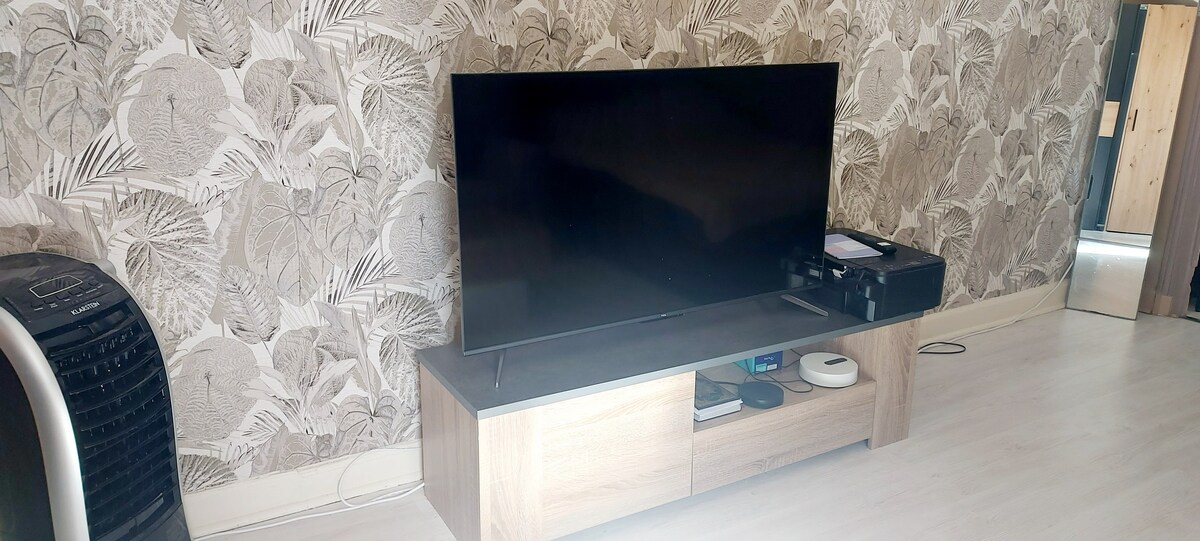 Annonce Airbnb populaire: Charming T1 with all comforts à Le Creusot