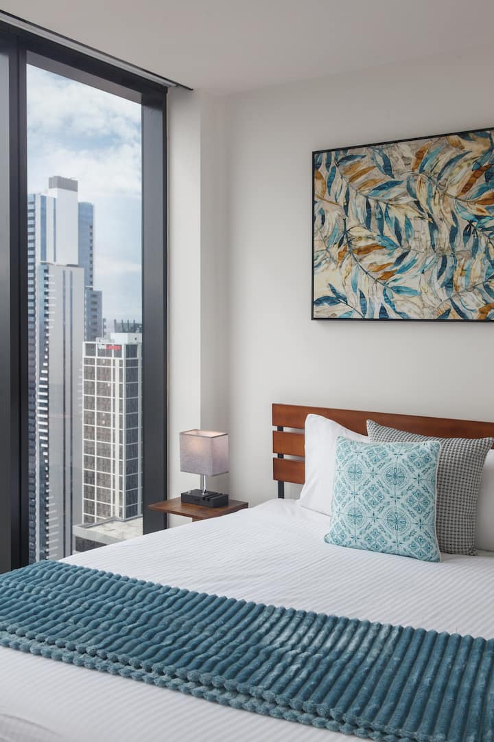 Bedroom 1 image 3