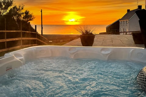 Modern Luxury For 10, Steps To Newgale Beach Bliss