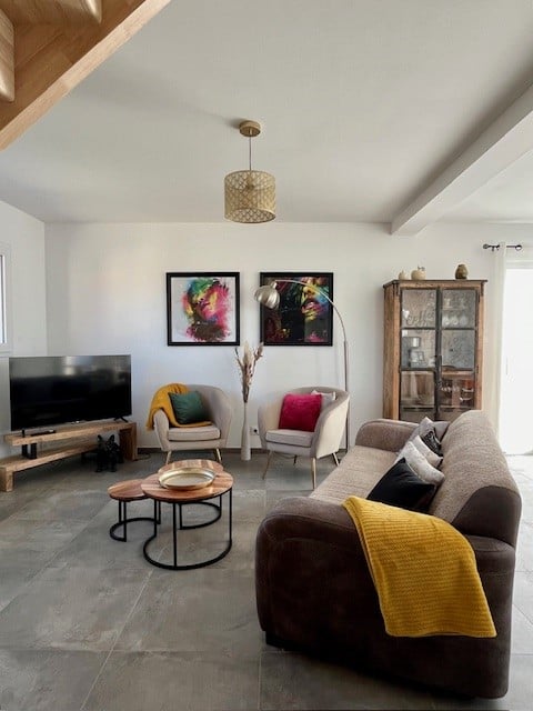 Popular Airbnb listing: Beautiful beachfront getaway in Finistère