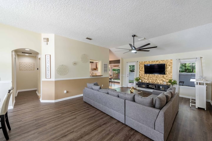 4br Family & Work Retreat | Spacious Home Sleeps 8 - Jacksonville, FL