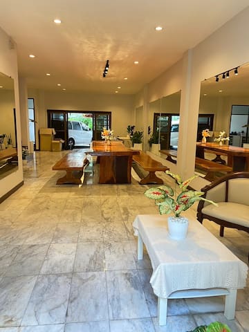 3 Brothers House Ekkamai gallery image 4