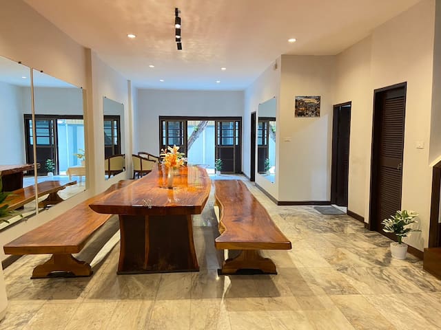 3 Brothers House Ekkamai gallery image 3