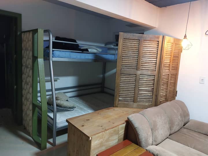 Krevet na kat za dvije osobe. Krevet od 75 cm i 90 cm.