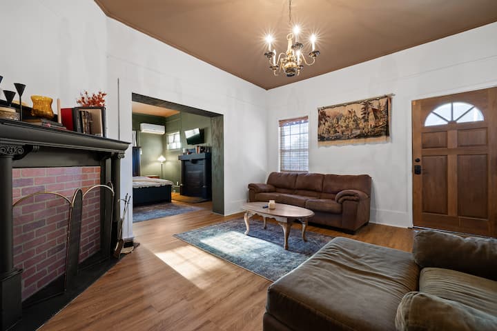 Cozy Cottage House Near Downtown - Chattanooga, TN