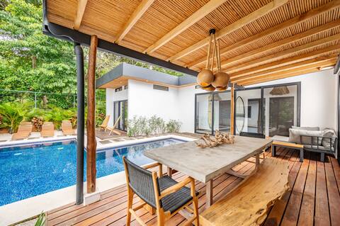 Stylish 4-Bedroom in Tamarindo