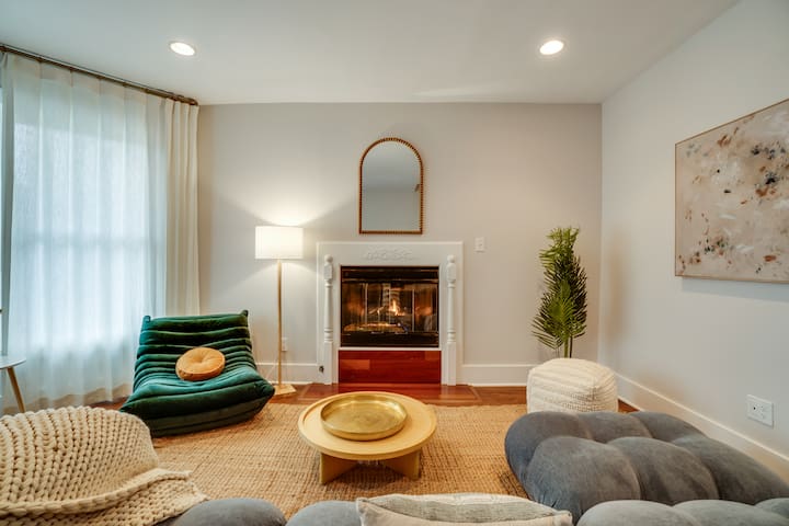 Charming 3 Bedroom Pasadena Townhome!