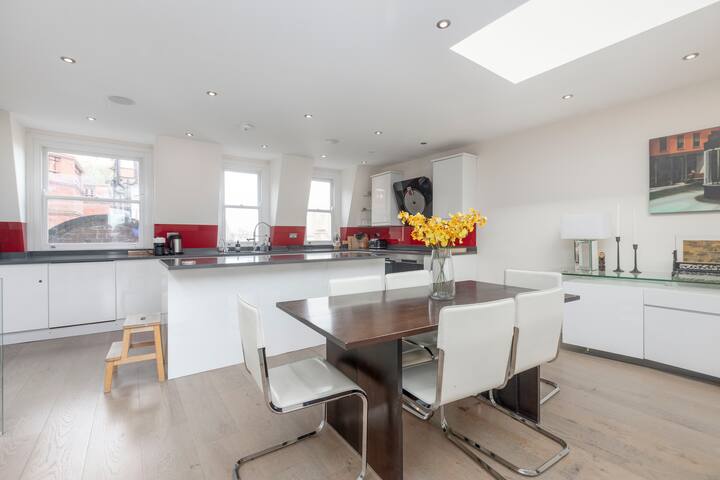 Luxury penthouse in the heart of Chelsea gallery image 3