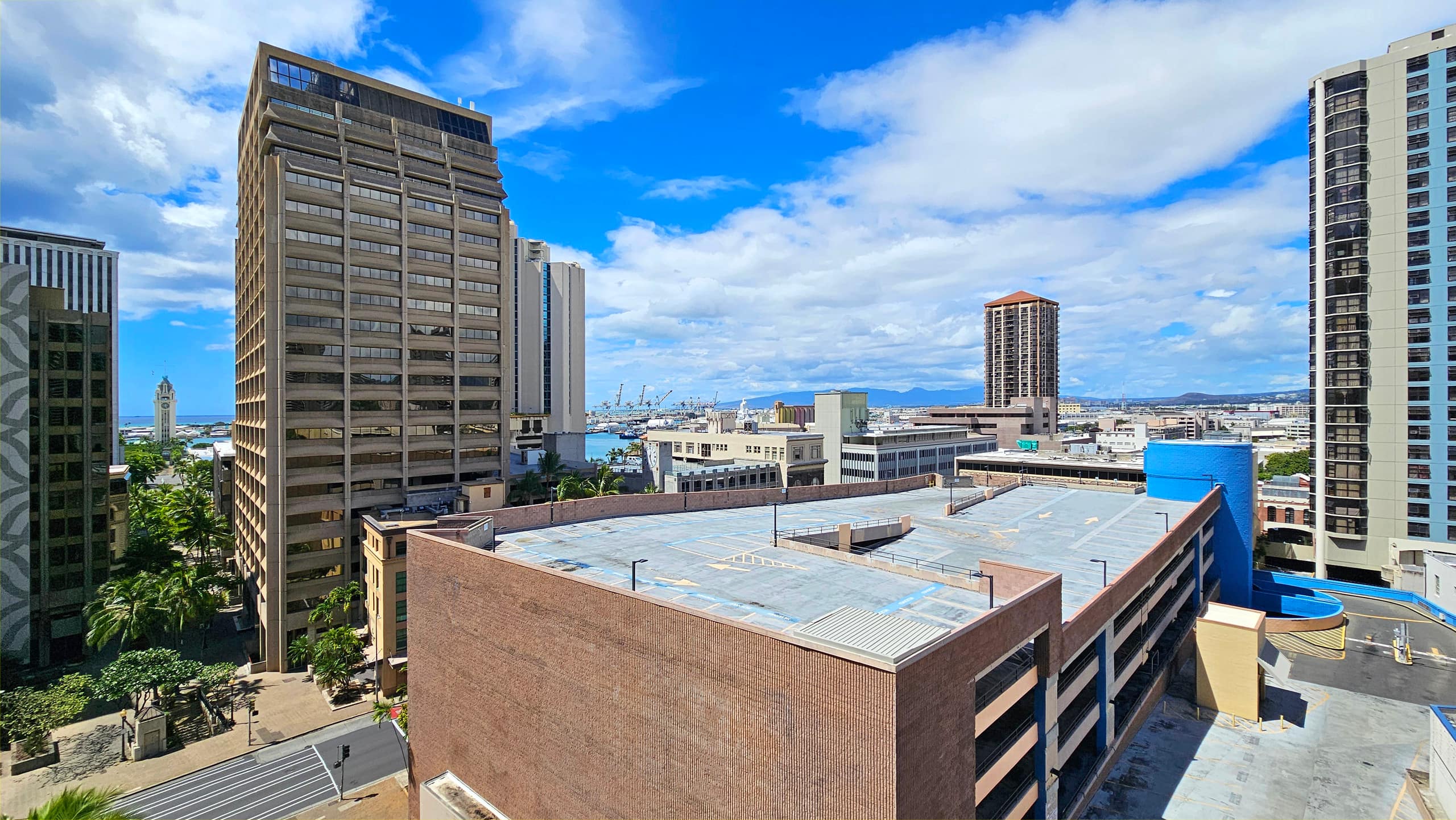 Spacious Lanai & Relaxing Vibes, Free Parking. - Image 16