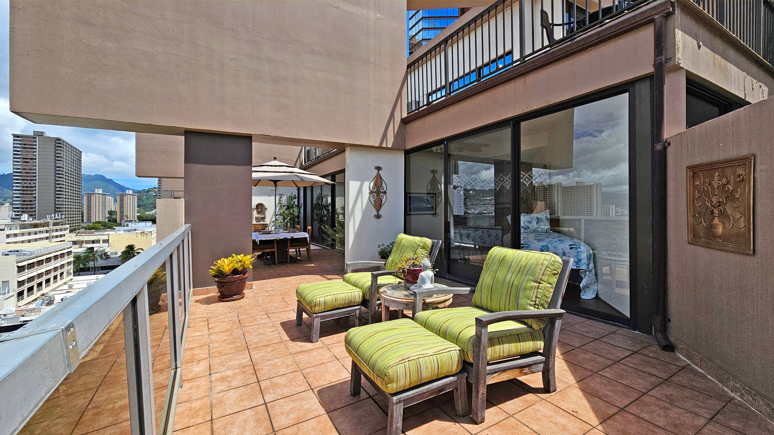 Spacious Lanai & Relaxing Vibes, Free Parking. - Image 18