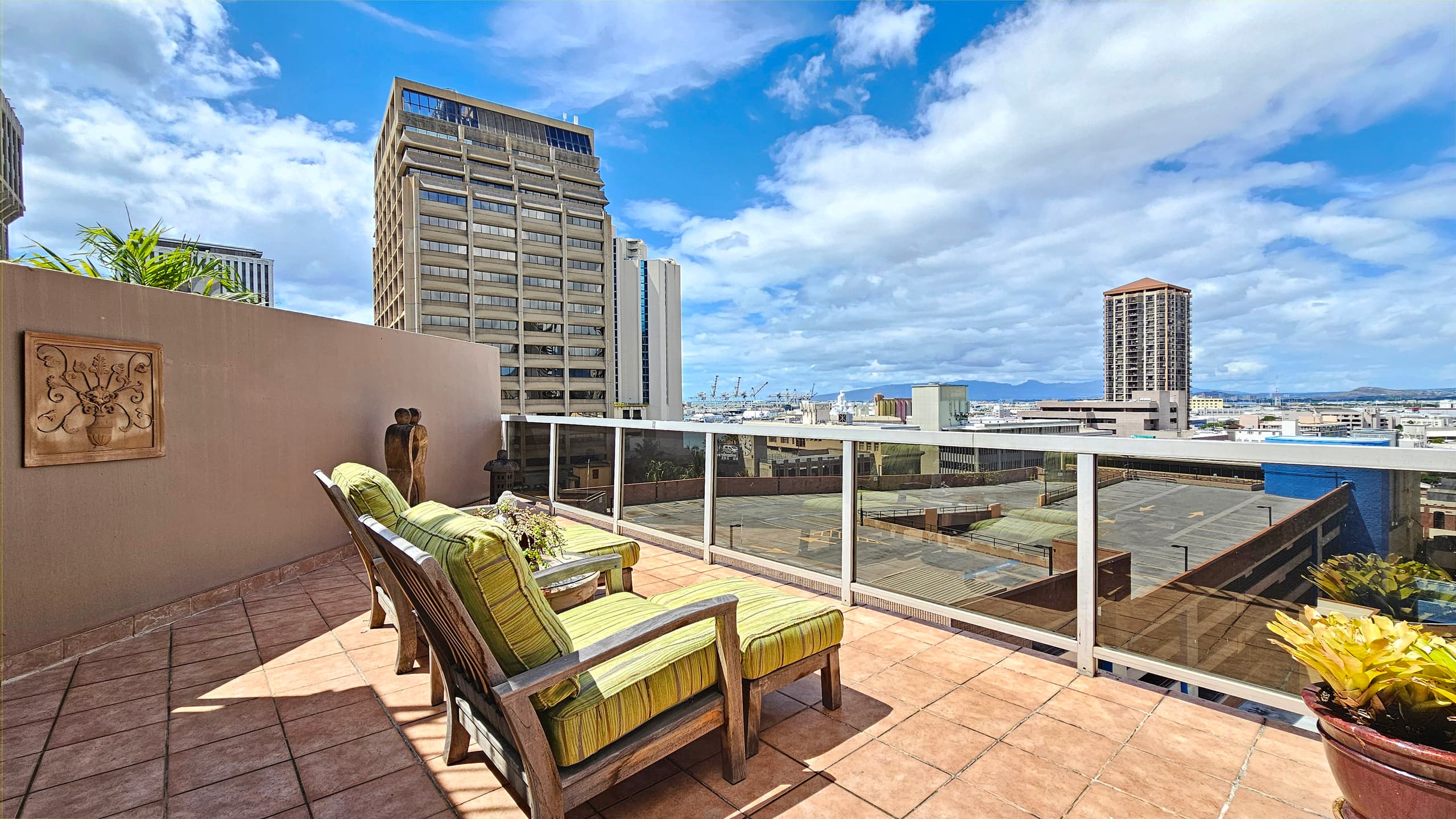 Spacious Lanai & Relaxing Vibes, Free Parking. - Image 20