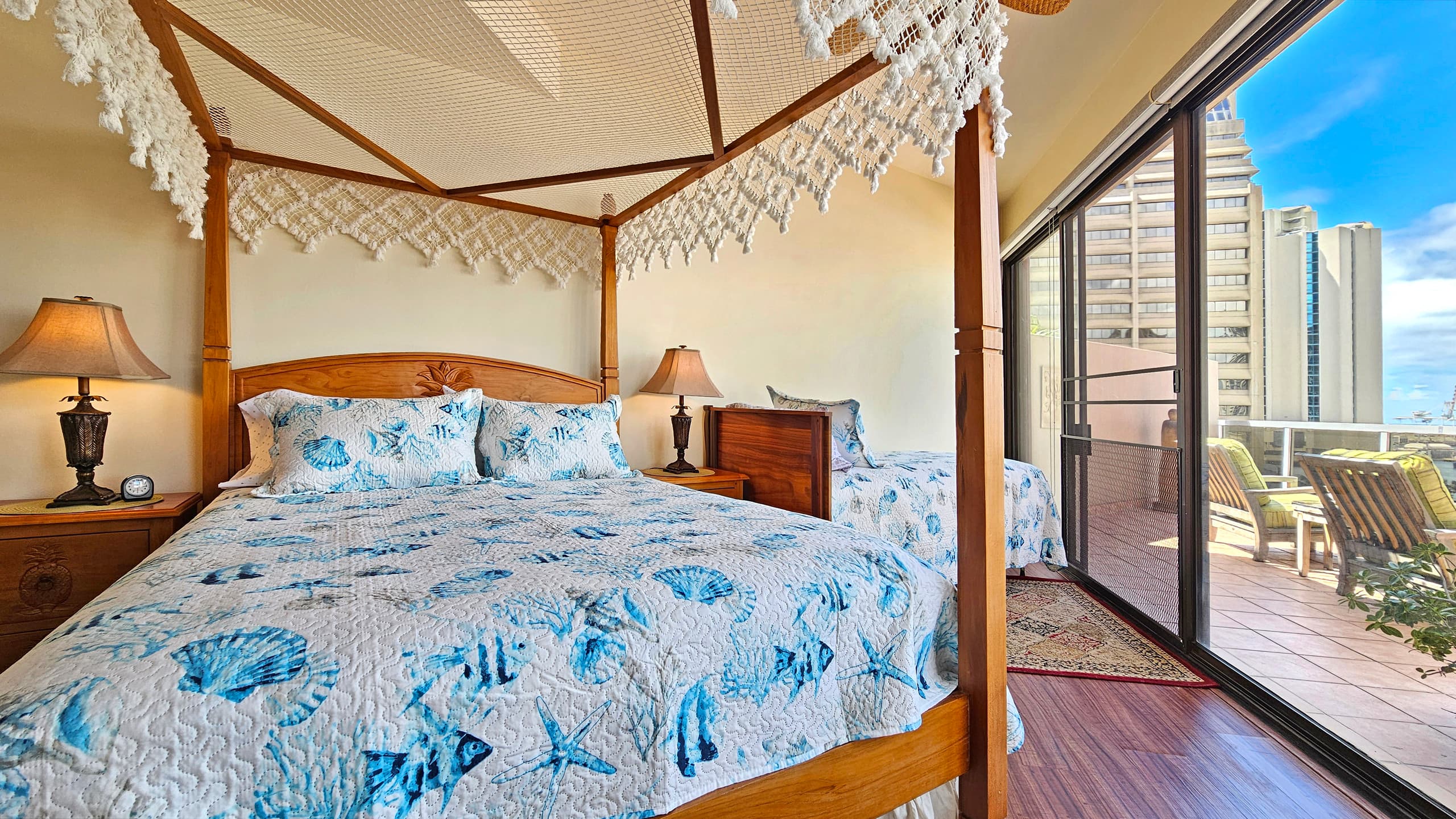 Spacious Lanai & Relaxing Vibes, Free Parking. - Image 9