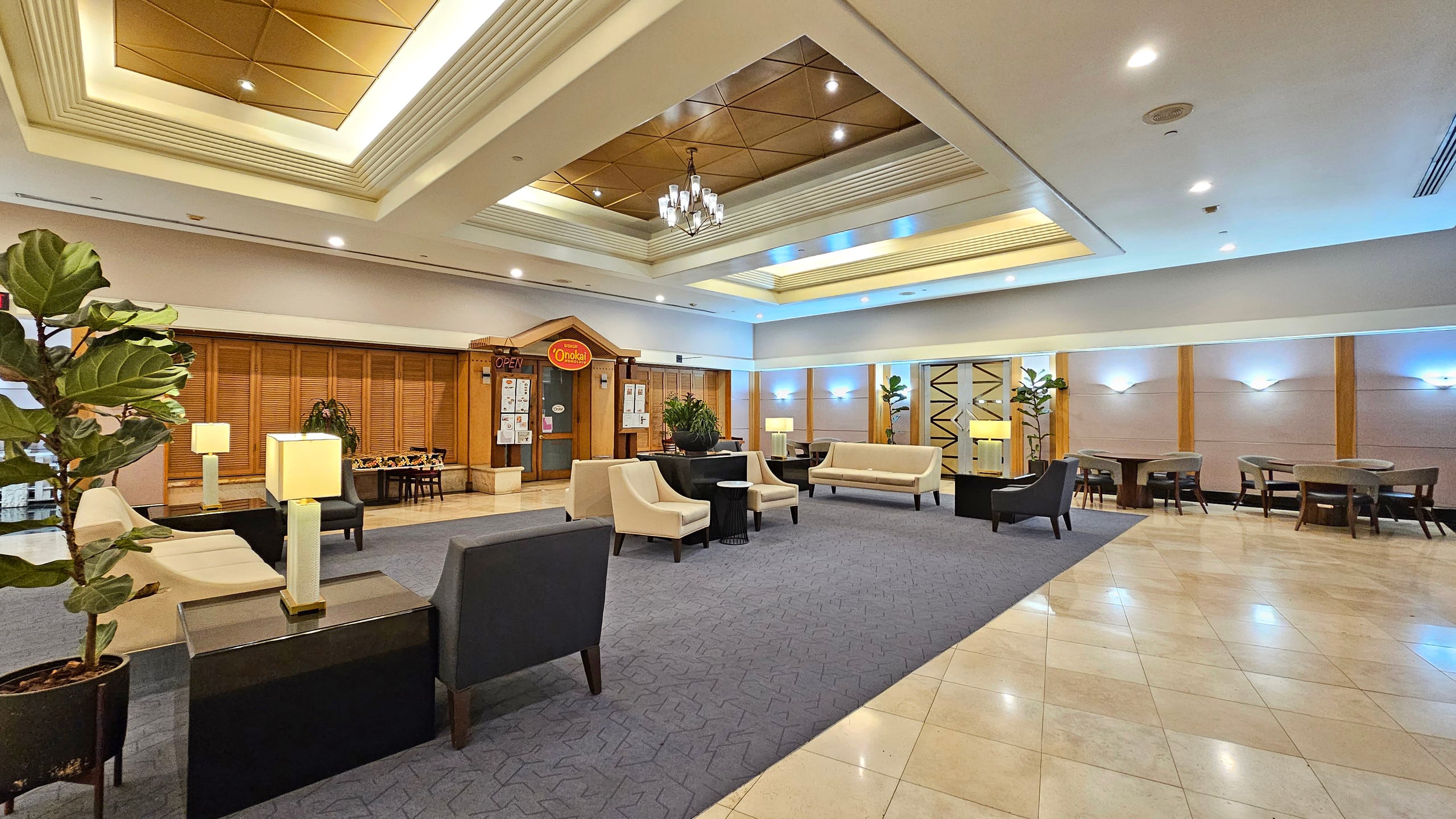 Spacious Lanai & Relaxing Vibes, Free Parking. - Image 33