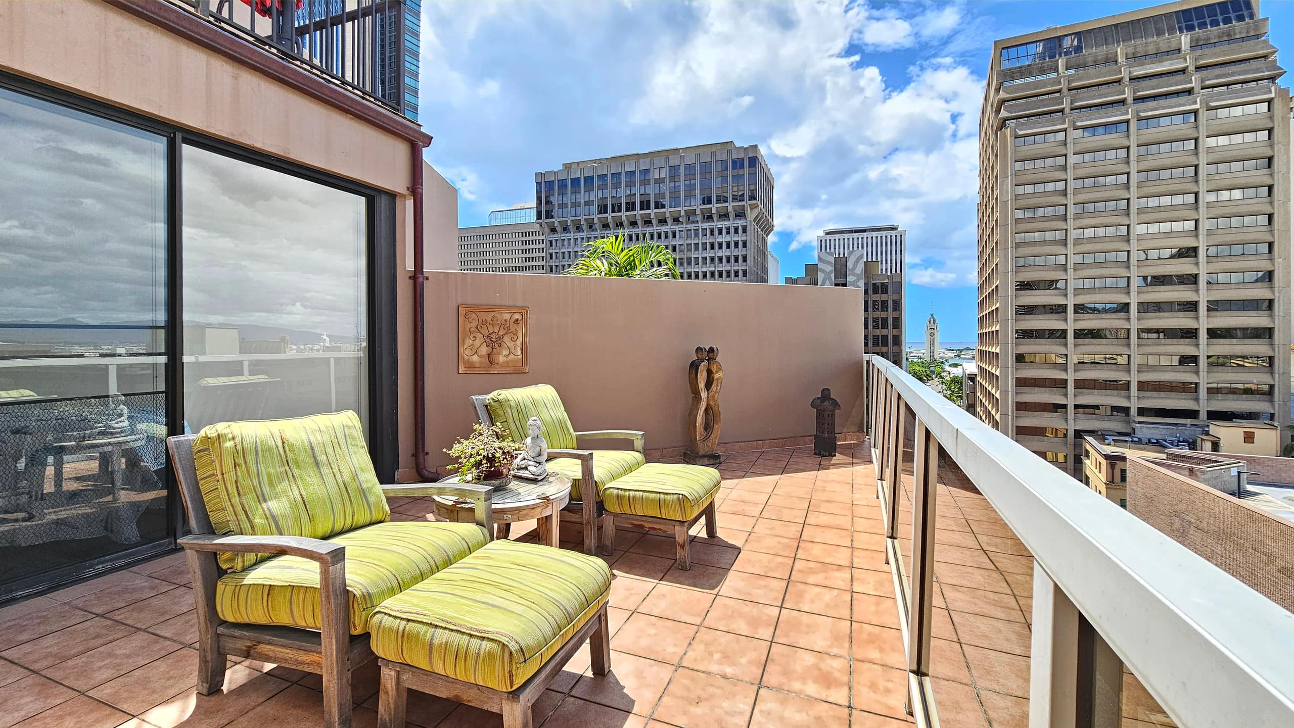 Spacious Lanai & Relaxing Vibes, Free Parking. - Image 19