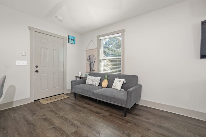 8th Avenue Retreat - Huntsville, AL