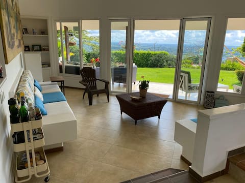 Top Airbnb: House with view of the Llano + pool | Near Villavo in Restrepo