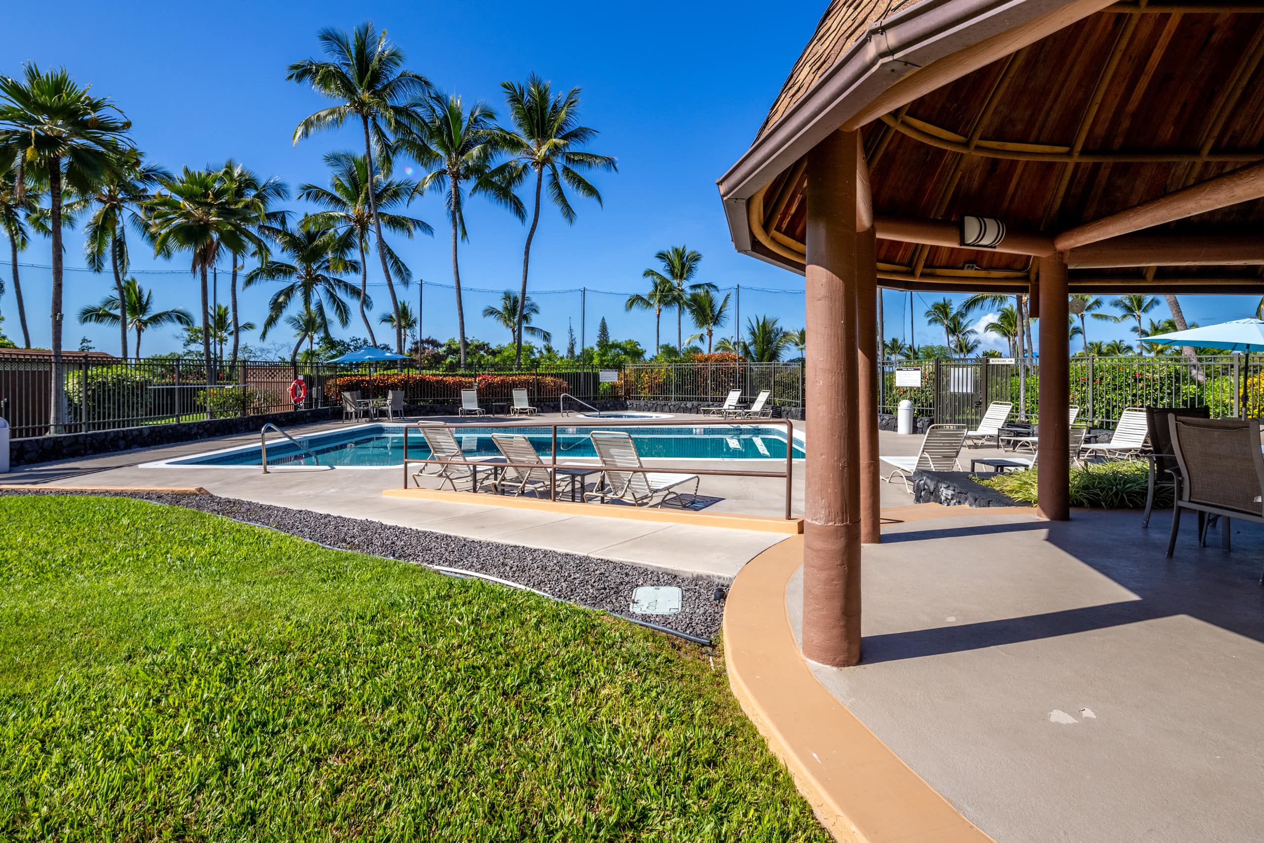 Condo in Kailua-Kona · ★4.89 · 3 bedrooms · 4 beds · 3 baths - Image 61