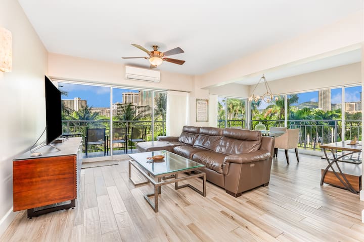 Luxury 2Bed/2Bath Corner Waikiki Shore Condo Unit