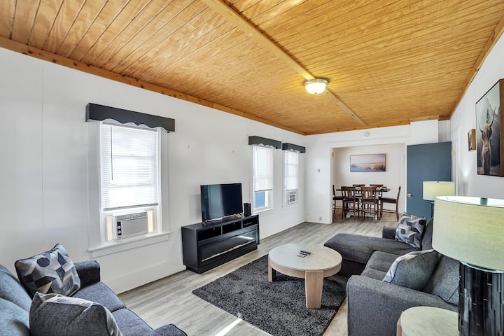 Cozy | 2 Bedroom Home | Escanaba - Escanaba, MI