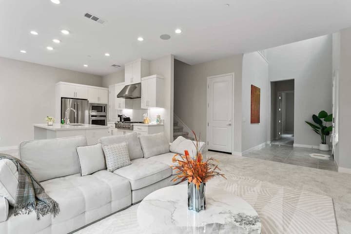 Spacious 5br Lake Forest Home | Office E#41790 - Mission Viejo