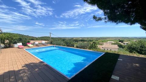 Beautiful villa with swimming pool - Pets friendly