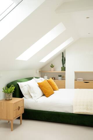 Luxury Victorian Home gallery image 4