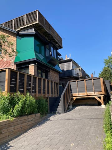 Hot-tub Heaven gallery image 2