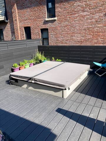 Hot-tub Heaven gallery image 5