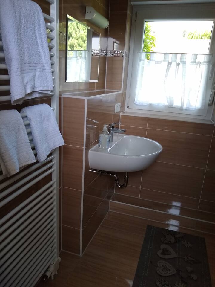 quite room for 1-2 persons in green own bath