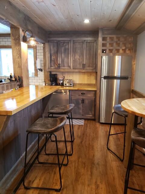 SPACIOUS SUGARLOAF 6-8 BR 2-3 BA