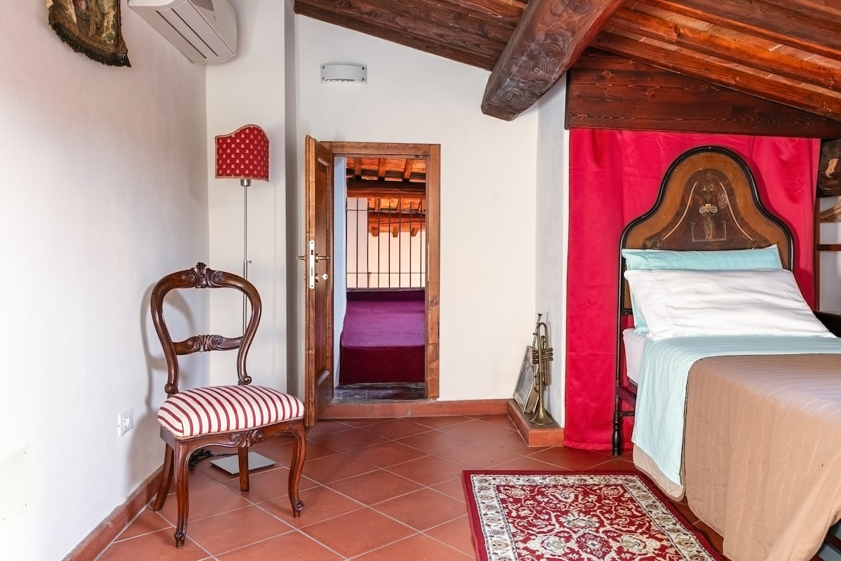 ลอฟท์แบ่งออกเป็น 2 ส่วนประมาณ 35/40 ตร.ม. 