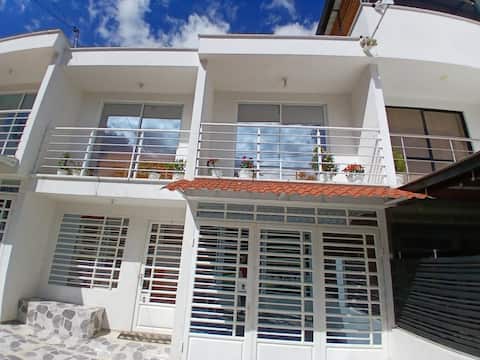 Cozy House + Kitchen + BBQ + Terrace + Wi-Fi + Laundry @ Barbosa
