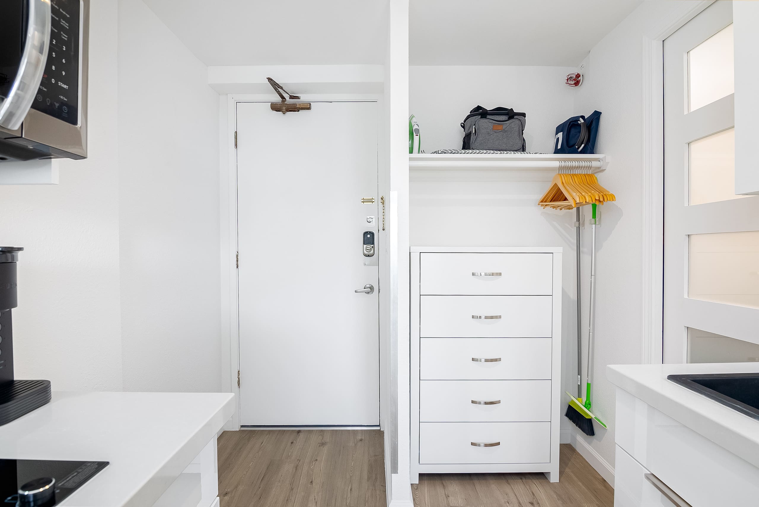 Condo in Honolulu · ★5.0 · Studio · 2 beds · 1 private bath - Image 9