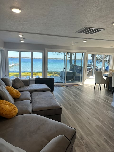 Modern Higgins Lakefront family home boat mooring