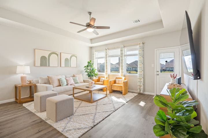 Katy Lakeside Retreat - Katy, TX