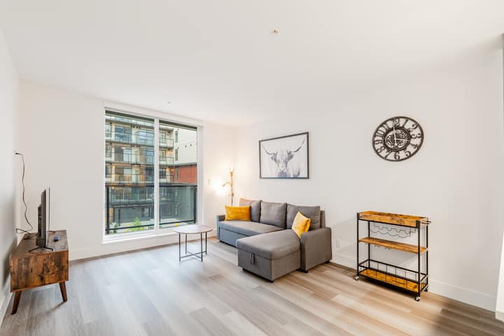 Cozy&modern New 1 Bedroom Condo - Surrey