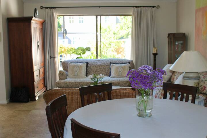 Tranquille Cottage De Waterkant gallery image 3