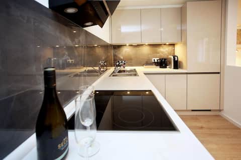 Beliebte Airbnb-Anzeige: Helles modern, messenahes Apartment in Stockum